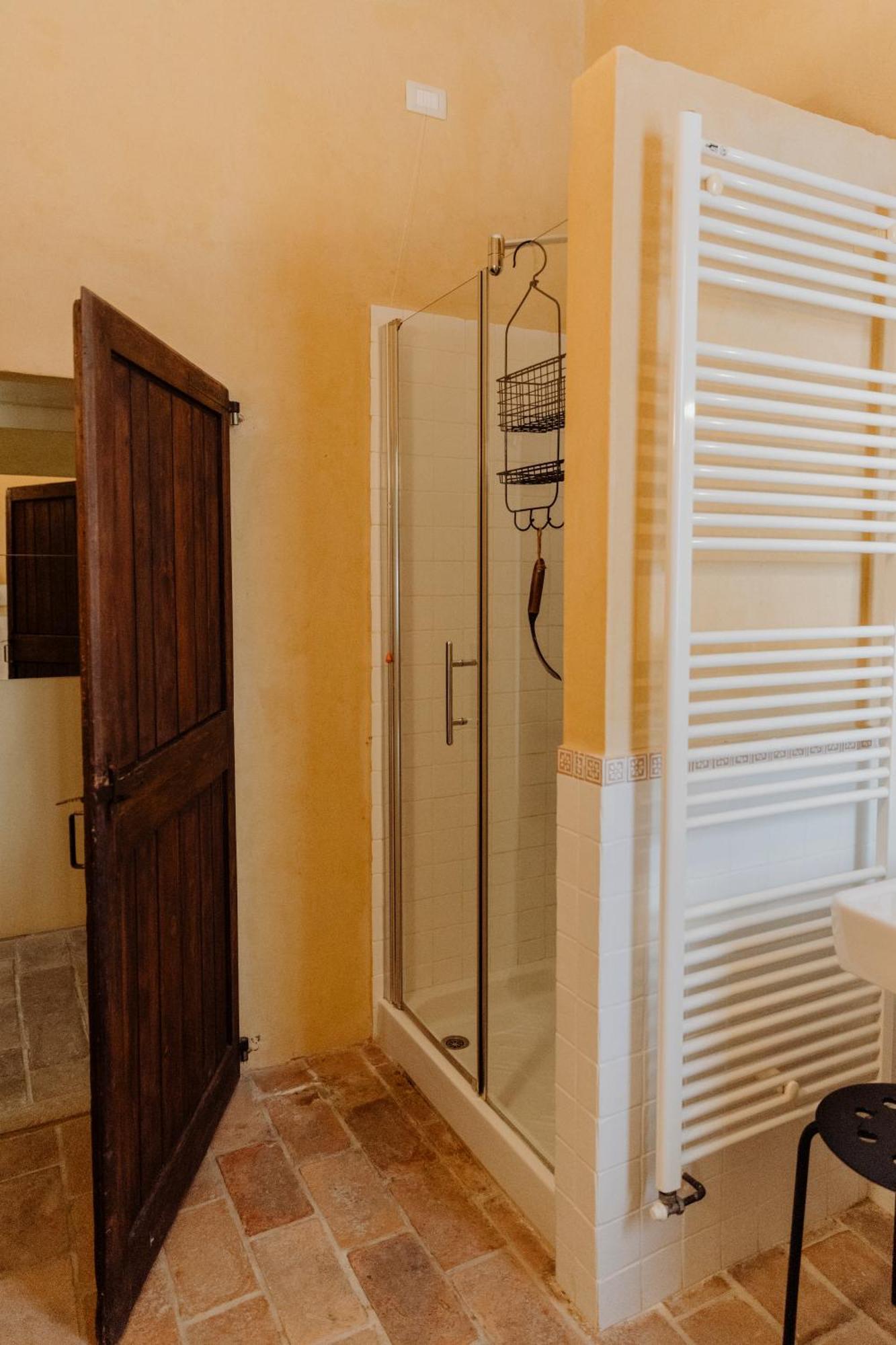 Agriturismo Qui Voglio Monte Roberto Экстерьер фото